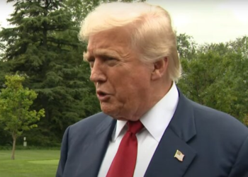 У Трампа разрешили продажу Украине тысяч ракет ERAM с долгим радиусом: что известно