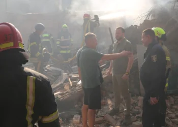 Армия рф дважды атаковала Хмельницкую область ракетами и дронами: возник пожар, данные о пострадавших уточняются