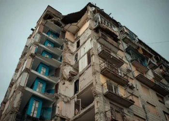 Британский принц Гарри посетил место российской атаки в Киеве — Ткаченко