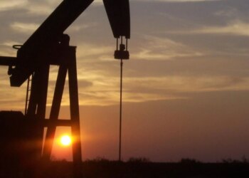 Крупнейший индийский НПЗ ищет поставки из Америки после санкций США против рф — Bloomberg