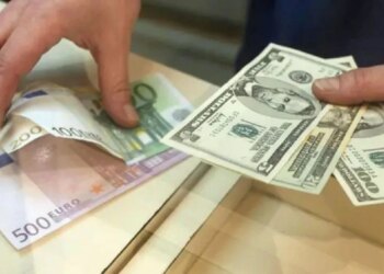 Курс валют на 27 октября: НБУ снова девальвировал гривну