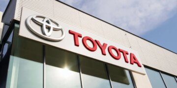 Toyota опровергла заявление Трампа об обещании инвестировать 10 миллиардов долларов в США