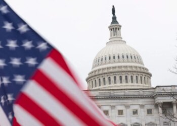 Сенат США проголосовал против глобальных пошлин Трампа в отношении 100 стран