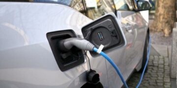 Водителям упростят жизнь: Украина построит европейскую сеть зарядных станций