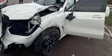 BMW X5 перевернулся несколько раз: иностранец с пассажиром насмерть разбились в ДТП на трассе под Киевом