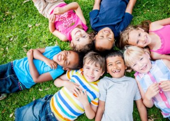 День защиты детей, Всемирный день борьбы против рака поджелудочной железы, День педиатра: что празднуют 20 ноября