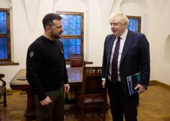 Борис Джонсон назвав мирний план США та росії "повною зрадою України"