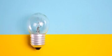 Завтра у більшості областей України діятимуть графіки відключень