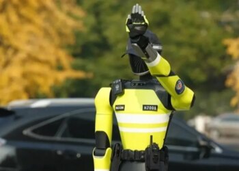 Робот-поліцейський заступив на службу в китайській провінції Чжецзян