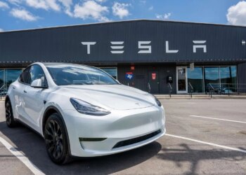 Рада директорів Tesla отримала понад 3 мільярди доларів акційних винагород