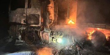 Уже 8 загиблих та 27 поранених: в ДСНС показали наслідки удару рф по портовій інфраструктурі Одещини