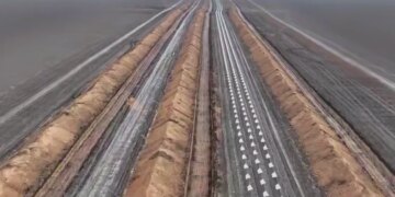 Силами ДССТ зведено вже тисячі кілометрів фортифікаційних споруд: Шмигаль показав оборонні укріплення у Запорізькій області