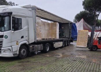 Папа Римський Лев XIV відправив три вантажівки із супами швидкого приготування в Україну