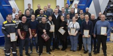 Кличко привітав столичних енергетиків із професійним святом і вручив відзнаки від міста