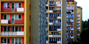 Украинцы больше не “заробитчане”: беженцы покупают жилье в Польше