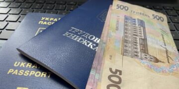 Пенсионера недоплачивают тысячи гривен: как проверить стаж и зарплату