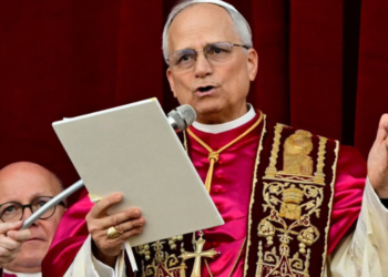 Папа Франциск заповів кошти на закупівлю машин швидкої допомоги для України