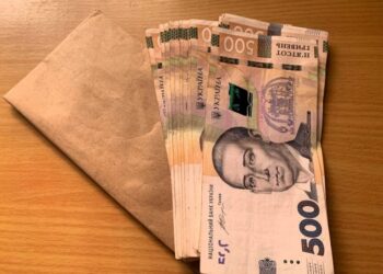 Разрыв в 54 тысячи: названы профессии с самыми высокими зарплатами в Киеве