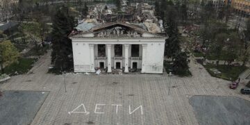 Влада РФ відновила театр на місці масової загибелі людей в Маріуполі