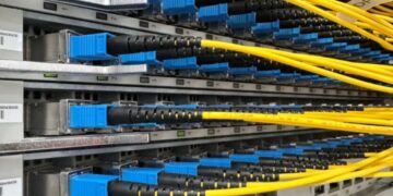 Новая концепция безопасности хабов: где украинцам искать свет и качественный интернет