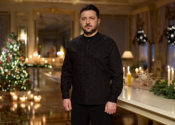 “Чтоб он сдох”: Зеленский поздравил украинцев с Рождеством в видеообращении