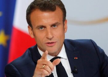 Франція обмежує одноразовий пластик на свята