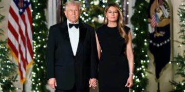 Трамп розіслав різдвяні привітання зі своїм похмурим обличчям