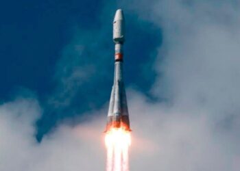 Росія запустила в космос три іранські супутники