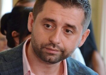 Выборы всех ветвей власти в случае “условного мира” могут завершиться коллапсом – Арахамия