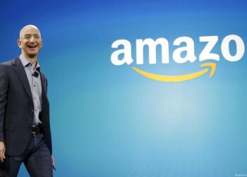 Пройшлися по "правилу двох піц" Безоса: внутрішній чат Amazon вибухнув мемами в очікуванні нових скорочень – ЗМІ