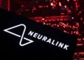 Neuralink готується до масового виробництва мозкових імплантатів у 2026 році