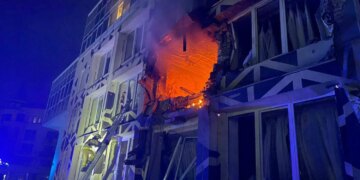 росіяни атакували медзаклад у Києві: є загиблий та постраждалі – ДСНС