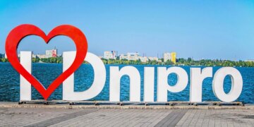 300 тонн олії вилилося на дороги Дніпра після атаки ворожих дронів – мер