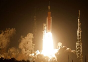 Повернення до Місяця: NASA виводить мегаракету Artemis 2 на фінальний старт