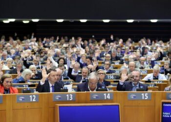 Европарламент ускоряет рассмотрение кредита Украине на 90 млрд евро