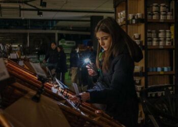 Блэкауты уже бьют по карманам украинцев: что будет с ценами на продукты дальше