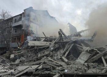 Російські окупанти вдарили по Харкову двома ракетами