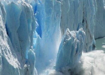 Українські полярники утворили ланцюг єдності біля станції «Академік Вернадський» в Антарктиці