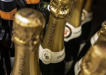 Міністр торгівлі Франції засудив заяву Трампа про введення мит на шампанське