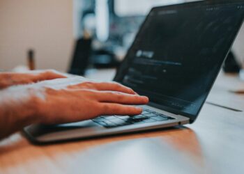 Не айтишники или юристы: какие работники на вес золота в Украине