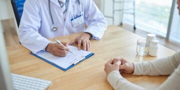 “Скрининг здоровья 40+”: в Дії объяснили, как подать заявку на выплату 2000 гривен