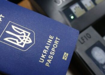 Два документа сразу: в Украине изменили обмен ID-карты и загранпаспорта