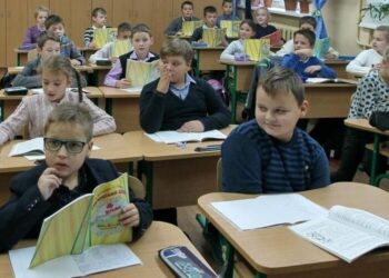 Уряд заборонив приносити до шкіл зброю, небезпечні предмети та алкоголь