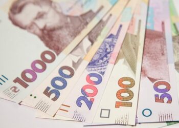 Разовая выплата к зарплате: кто имеет право на пособие для решения бытовых вопросов