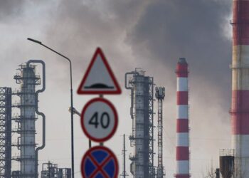 Українські удари по НПЗ завдали Росії понад 1 трлн рублів збитків