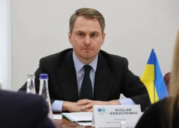 Ділок організував мільйону схему на поставках війську балістичних окулярів, які прострілювалися, йому оголосили підозру – Генпрокурор