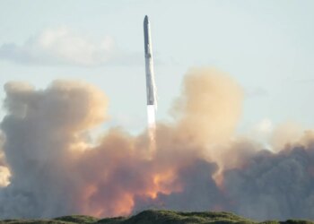 SpaceX планує запустити мільйон супутників для ШІ-центрів обробки даних