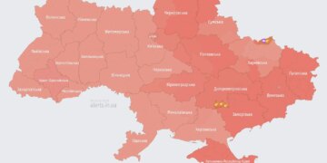 Кропивницький з ранку під масованою атакою рф ракетами та дронами – ЦПД