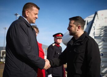 Зеленський відреагував на резонансне інтерв'ю Залужного і заявив, що не обговорюватиме деталі