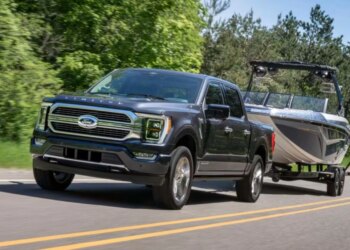 Компанія Ford оголосила про відкликання понад 4 млн пікапів через дефекти гальмівної системи